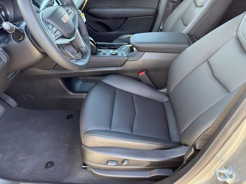 New 2026 Cadillac XT5 Luxury image 11