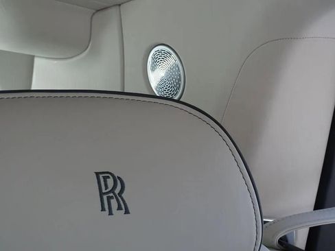 Certified 2021 Rolls-Royce Cullinan image 27