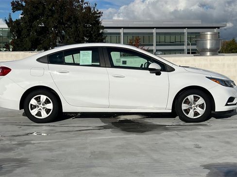 Used 2017 Chevrolet Cruze LS image 2