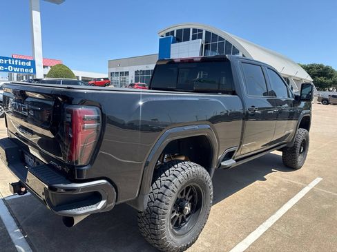 Used 2025 GMC Sierra 2500 AT4 w/ AT4 Premium Plus Package AWD/4WD image 8