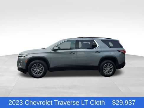 Certified 2023 Chevrolet Traverse LT FWD image 2