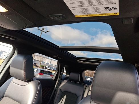 Used 2021 Ford Edge ST-Line w/ Class II Trailer Tow Package image 14