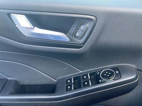 Used 2022 Ford Escape SEL w/ SEL Stealth AWD Package image 10