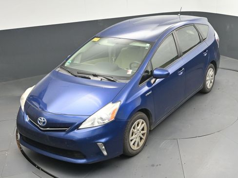 Used 2012 Toyota Prius V Two image 27