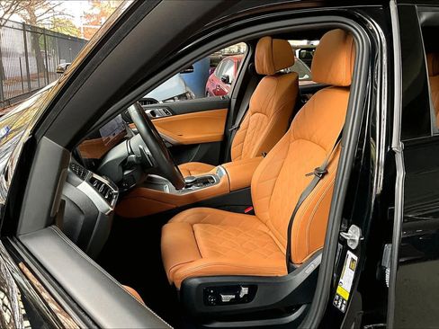 Used 2024 BMW X6 xDrive40i w/ Premium Package image 7