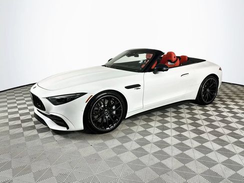 Used 2026 Mercedes-Benz SL 43 AMG w/ Driver Assistance Package image 3