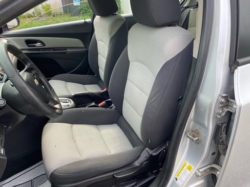 Used 2016 Chevrolet Cruze LS image 11