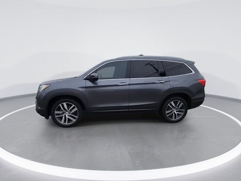 Used 2017 Honda Pilot Touring image 5