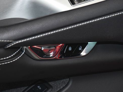 Used 2024 Chevrolet Corvette Stingray Convertible image 13