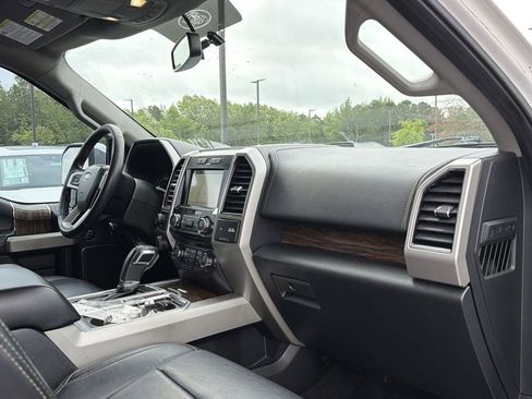 Used 2018 Ford F150 Lariat image 18