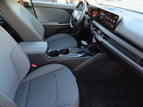 New 2025 Kia K4 FWD image 11