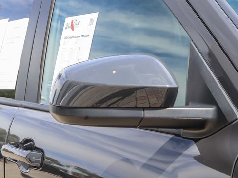 Used 2024 Toyota Tacoma TRD Sport image 7