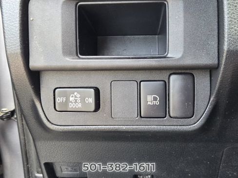 Used 2018 Toyota Tacoma SR5 RWD image 30