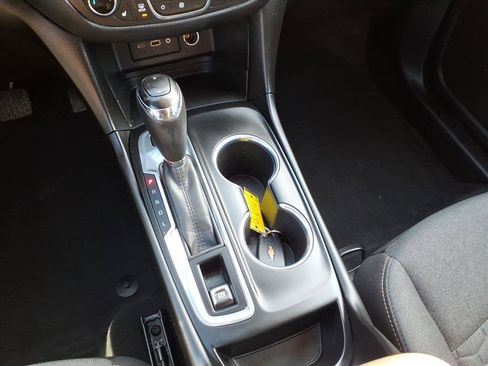 Used 2019 Chevrolet Equinox LT image 16