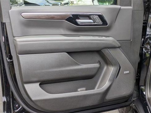 New 2026 Chevrolet Suburban Premier image 12