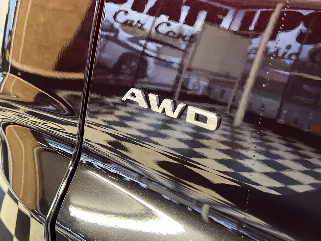 Used 2024 Cadillac XT4 Sport AWD/4WD image 12