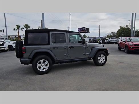 Used 2018 Jeep Wrangler Unlimited Sport S image 33
