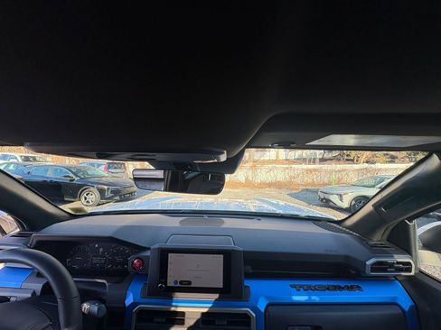 Used 2025 Toyota Tacoma TRD Off-Road image 29