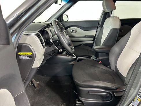 Used 2014 Kia Soul FWD image 12