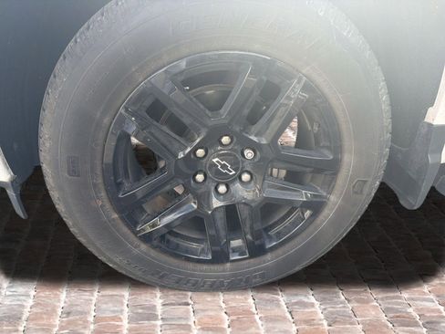 Used 2022 Chevrolet Silverado 1500 Custom image 3