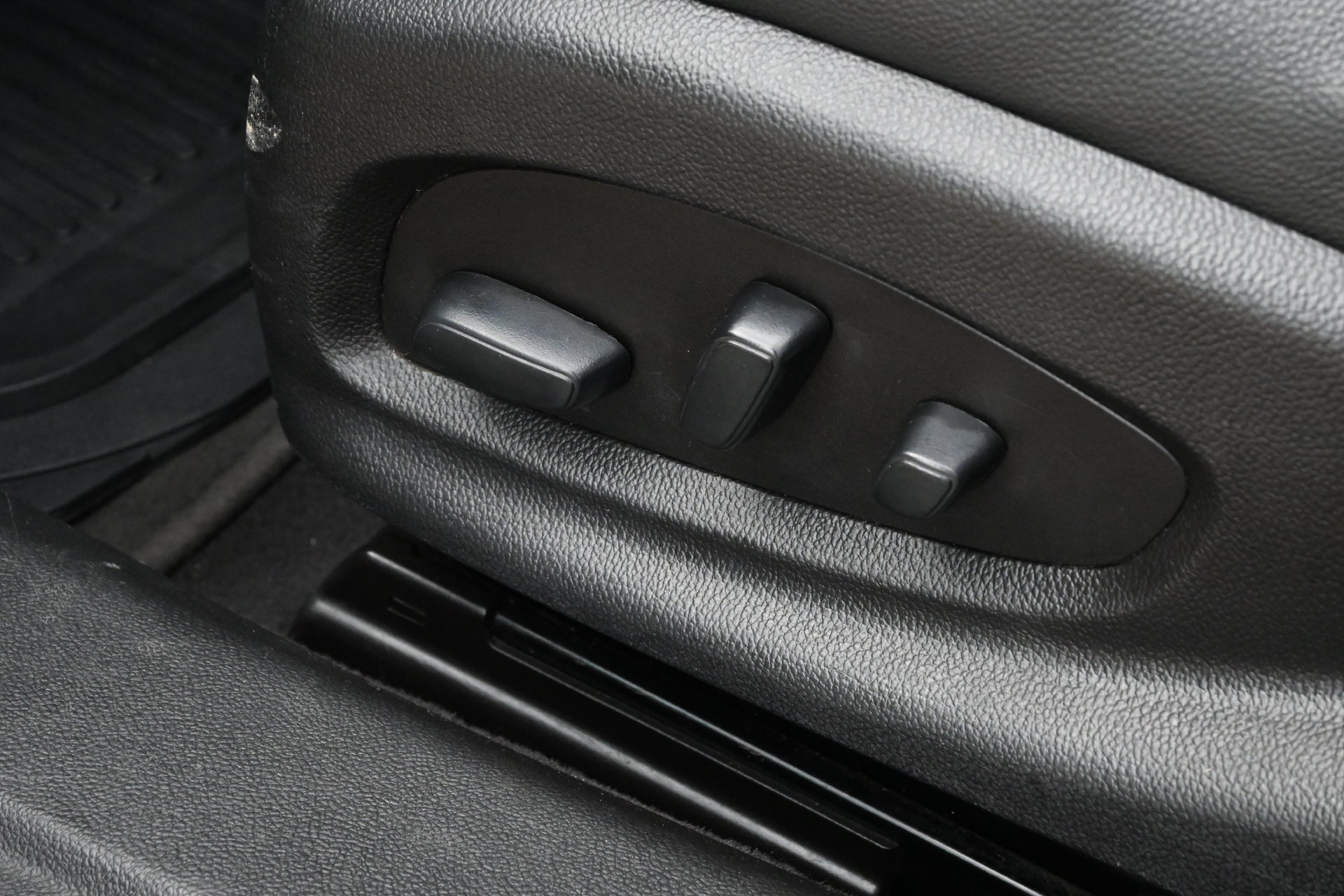 Used 2019 Chevrolet Impala LT FWD image 15