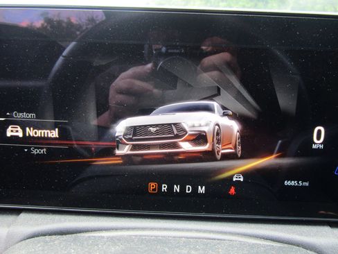 Used 2024 Ford Mustang GT RWD image 43