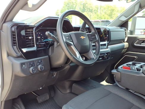 Used 2025 Chevrolet Silverado 2500 LT AWD/4WD image 9