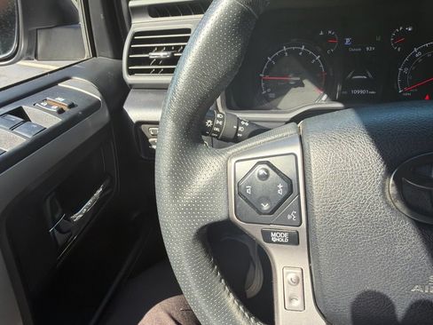 Used 2021 Toyota 4Runner SR5 AWD/4WD image 27