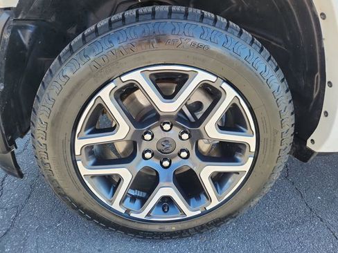 Used 2025 RAM 1500 Laramie AWD/4WD image 16