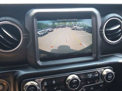 Used 2021 Jeep Wrangler Unlimited Sahara w/ Cold Weather Group AWD/4WD image 22