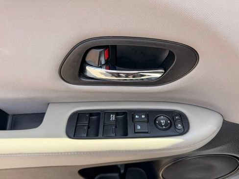 Used 2016 Honda HR-V LX image 12