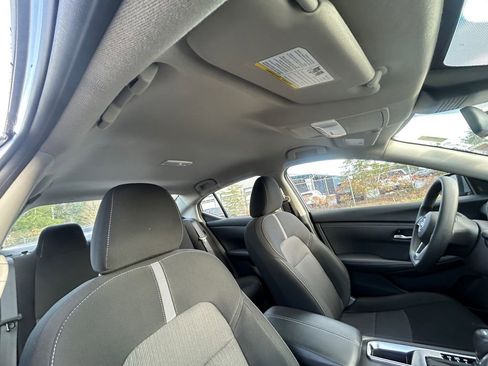 Used 2025 Nissan Sentra SV image 27
