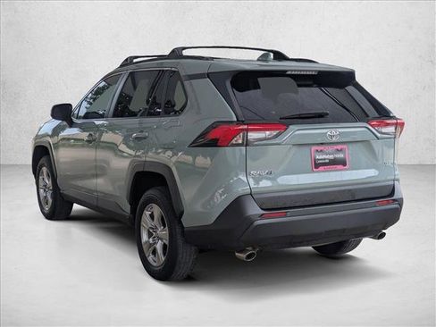 Used 2022 Toyota RAV4 XLE FWD image 8