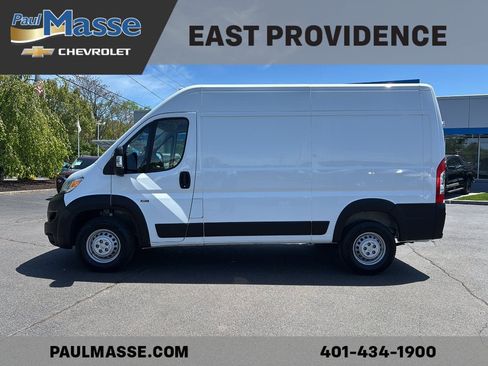 Used 2025 RAM ProMaster 2500 w/ Convenience Group FWD image 4