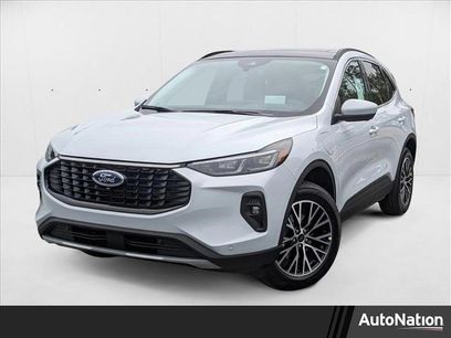New 2025 Ford Escape SE w/ PHEV Premium Package