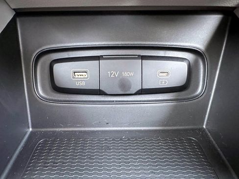 Used 2023 Hyundai Venue SEL FWD image 23