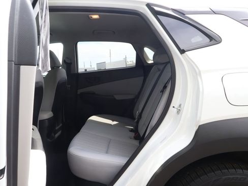 Used 2023 Hyundai Kona SEL AWD/4WD image 40