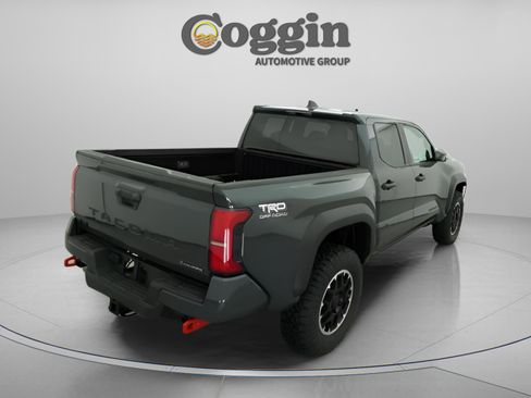 New 2026 Toyota Tacoma TRD Off-Road AWD/4WD image 17