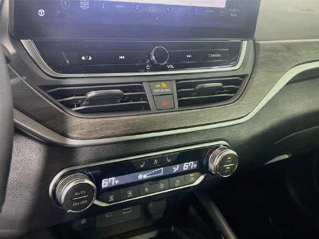 Used 2024 Nissan Altima 2.5 SL FWD image 15