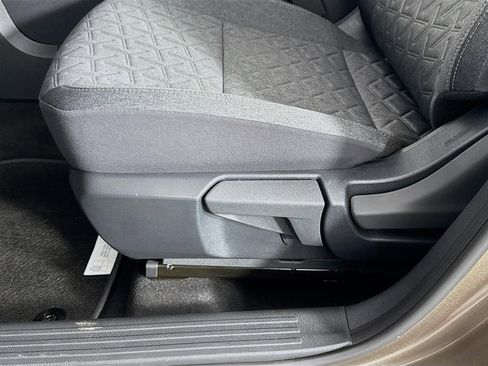 New 2026 Nissan Kicks SV FWD image 19