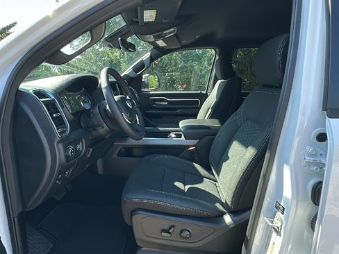 Used 2025 RAM 1500 Big Horn AWD/4WD image 13