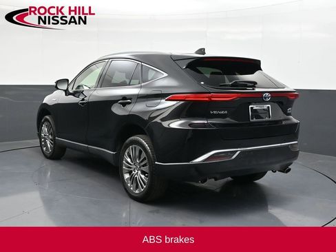 Used 2021 Toyota Venza XLE image 6