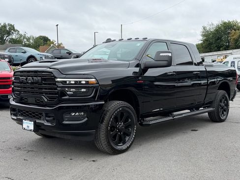 Used 2025 RAM 2500 Laramie AWD/4WD image 8