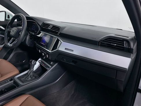 Used 2020 Audi Q3 2.0T Premium w/ Convenience Package image 29