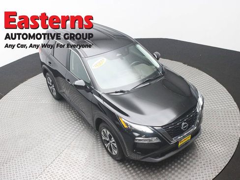 Used 2023 Nissan Rogue SV AWD/4WD image 3