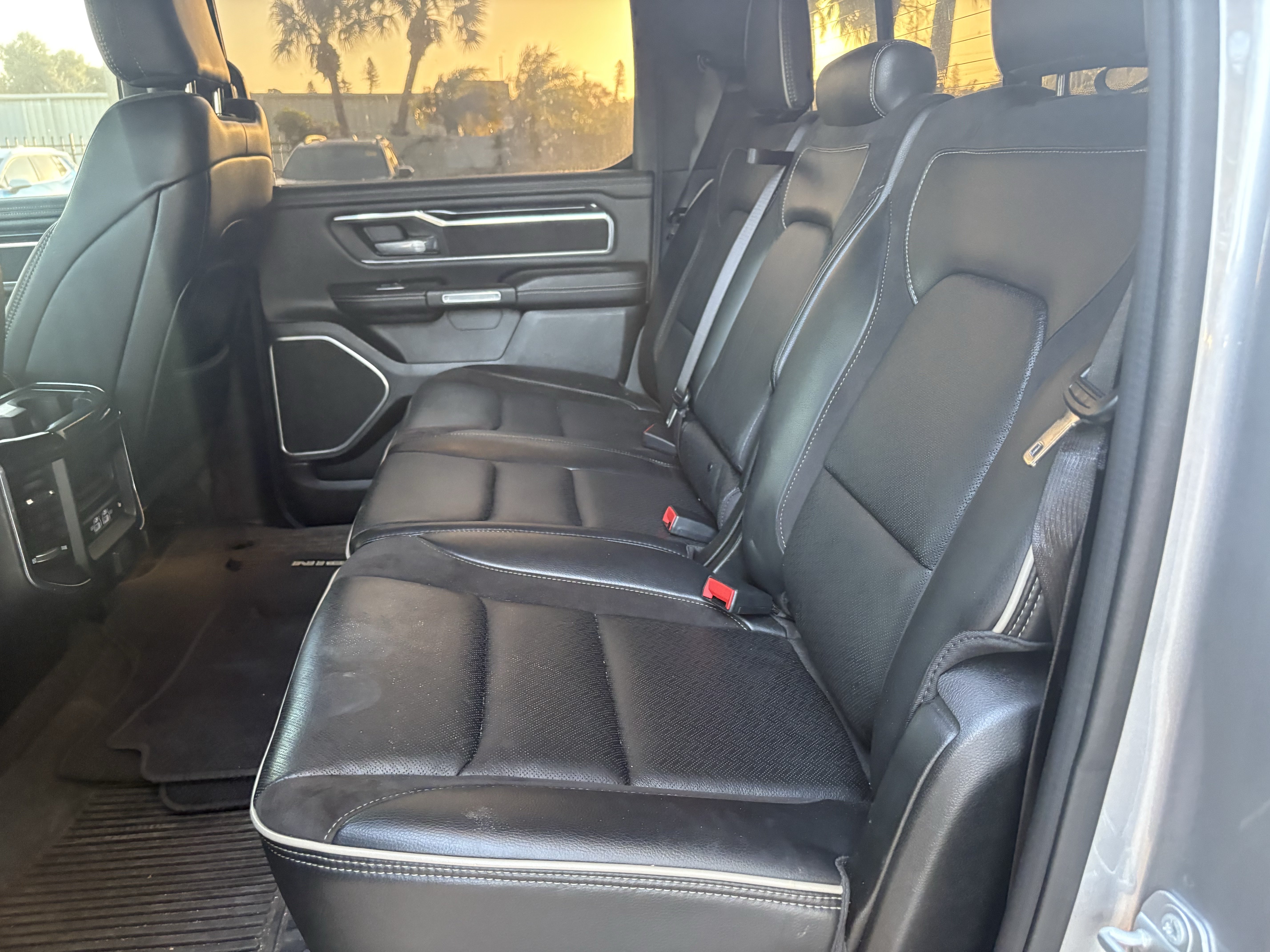 Used 2021 RAM 1500 Laramie AWD/4WD image 9