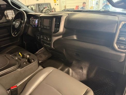 Used 2022 RAM 2500 Tradesman w/ Chrome Appearance Group AWD/4WD image 9