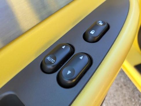 Used 2002 Ford Thunderbird Base image 7