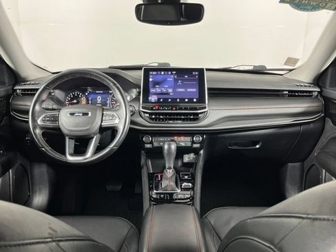 Used 2022 Jeep Compass Trailhawk w/ Trailhawk Convenience Group AWD/4WD image 12