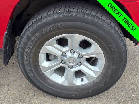 Used 2024 Toyota 4Runner SR5 AWD/4WD image 6